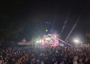 Pesta Rasa Berakhir, Juan Reza Tampil Menghibur, Bupati dan Wakil Bupati Barru Ajak Warga Luapkan Kegembiraan