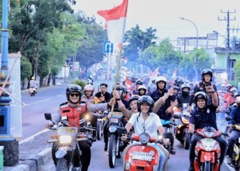 Kapolres Barru Bersama Bupati Barru Ikut Ambil Bagian di Acara Konvoi Merah Putih