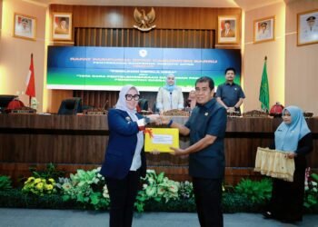 Bupati Barru Andi Ina Kartika Sari, SH.,Menerima Dua Ranperda Inisiatif DPRD Kabupaten Barru