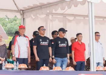 Wakil Bupati Barru, Dr. Ir. Abustan Andi Bintang, M.Si., Secara Resmi Membuka Lomba Balap Taksi Gabah Mattoangin Cup Race 2025