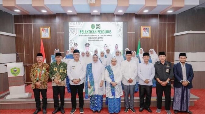 Resmi Dilantik  Andi Milawaty Abustan, S.Sos., M.M., Jadi Ketua BKMT Kabupaten Barru Periode 2025–2030
