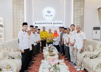 Bupati Barru Didampingi Wakil Bupati Menyampaikan Apresiasi Atas Kunjungan dan Semangat Silaturahmi Pengurus Baru PKS.