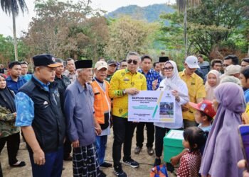 Mengunjungi Lokasi Kebakaran di Dusun Pakka, Bupati Bersama Wakil Bupati Barru Adalah Wujud Kepedulian Pemerintah Terhadap Warganya