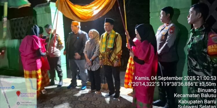 Ir. Ahmad, M.M. Mewakili Bupati Barru Hadiri Pesta Adat Syukuran Panen (Mappadendang), di Dusun Lapao, Desa Binuang, Kecamatan Balusu