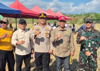 Kadis Pertanian Barru Mendampingi Direktur Pusdiklat Kementan RI Lakukan Monev dan Tanam MT III di Barru