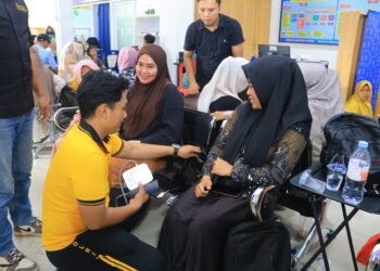 Polres Barru Menyiapkan Posko Kesehatan, Memastikan Para Pemohon SKCK Terpantau Kondisinya