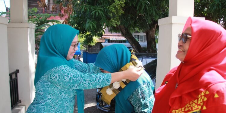 Ketua TP PKK Kabupaten Barru, Menyambut Hangat Tim SMEP dan Dapat Memberikan Manfaat Bagi Peningkatan Kualitas Pelaksanaan