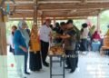 Kadis Pertanian Barru Melakukan Kunjungan Study Lapangan Bersama Kepala BPP Sekaligus Penyerahan Benih Hortikultura