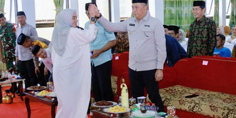 Bupati Bersama Wakil Bupati Barru, Hadiri Peringatan Maulid Yang Digelar Keluarga Besar Satuan Pendidikan se-Kecamatan Pujananting