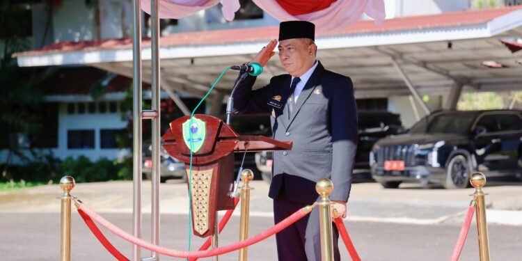 Wakil Bupati Barru, Dr. Ir. Abustan Andi Bintang, M.Si., bertindak Selaku Inspektur Upacara (Irup) di Upacara Peringatan Hari Kesaktian Pancasila