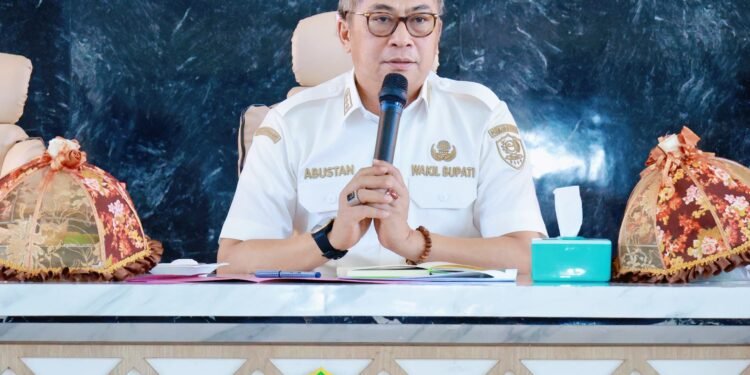 Wakil Bupati Barru, Dr. Ir. Abustan Andi Bintang, M.Si., Pimpin Rapat Panitia Persiapan Pelaksanaan Napak Tilas Perjuangan Paccekke