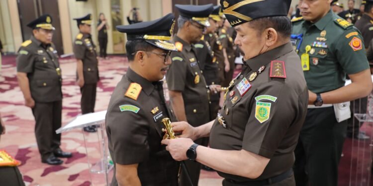 Jaksa Agung ST Burhanuddin Lantik Didik Farkhan Alisyahdi Jadi Kajati Sulsel