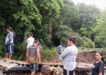 Akses Jembatan Pakka–Palanro Rusak, Aktivitas Warga Terganggu, Beberapa Siswa SMAN 4 dan SMPN 24 Barru Tidak Masuk Sekolah