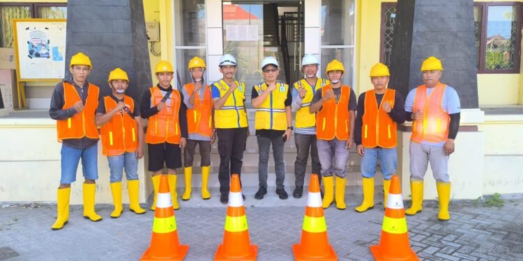 Bupati Barru, Melalui Dinas Pekerjaan Umum dan Penataan Ruang (PUPR) Bergerak Cepat Melakukan Berbagai Langkah Pemulihan Fungsi Saluran Drainase