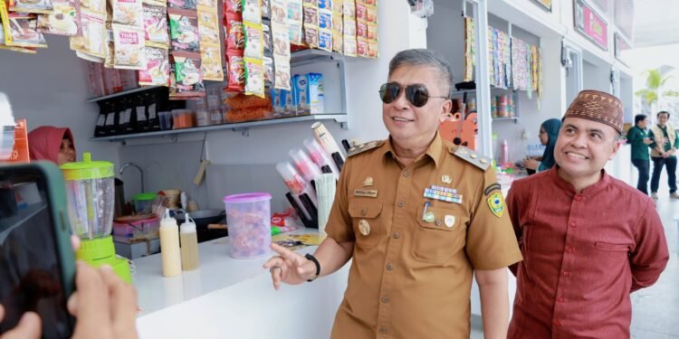 Wakil Bupati Barru, Meninjau Langsung Kegiatan Bakti Sosial Sunatan Massal di Kompleks Yayasan Zam Zam Center