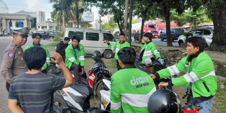 Satuan Lalu Lintas (Satlantas) Polres Barru Melaksanakan Kegiatan Sosialisasi Keselamatan dan Ketertiban Berlalu Lintas