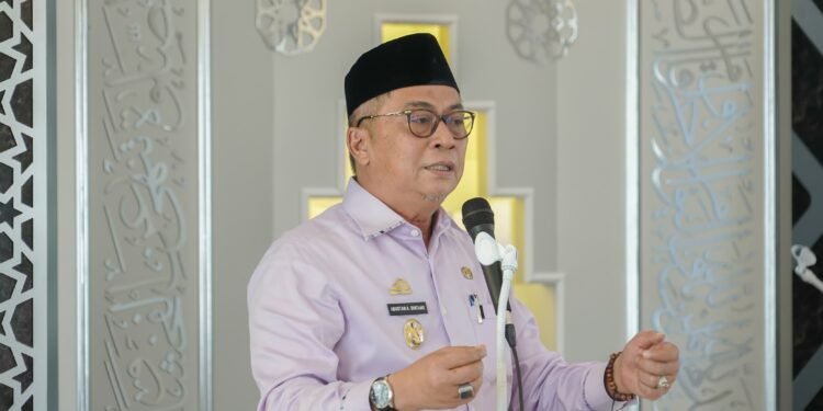 Wakil Bupati Barru, Dr. Ir. Abustan Andi Bintang, M.Si., Melaksanakan Shalat Jumat Perdana di Masjid Baiturrahman H. Lawe Zam Zam Center