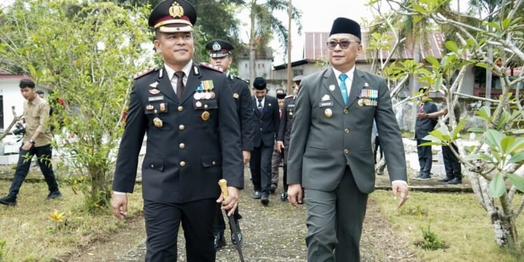 Wakil Bupati Barru, Mengikuti Rangkaian Pelaksanaan Ziarah Nasional di Hari Pahlawan ke-80 di Taman Makam Pahlawan Barru