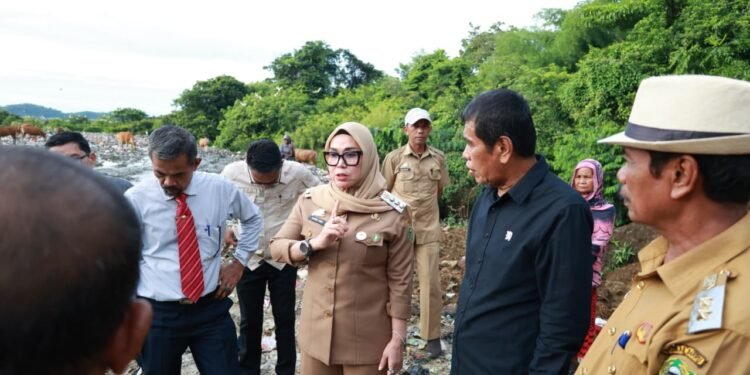 Bupati Barru, Meninjau Area Penampungan Utama, TPA Sampah dan Metode Pengelolaan Akhir, Serta Kesiapan Petugas Serta Sarana Pendukung