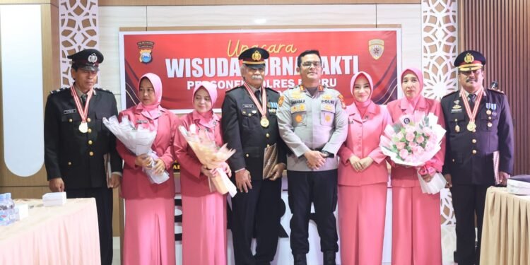 Kapolres Barru, Purnabakti Bukan Akhir Pengabdian, Ini Nilai Keteladanan Para Wisudawan Diharapkan Menjadi Inspirasi Bagi Generasi Penerus