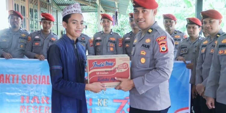 Memperingati HUT Reserse Polri, Sat Reskrim Polres Barru, Menggelar Bakti Sosial di Panti Asuhan dan Pondok Qur’an Ar-Rasyid Desa Garessi