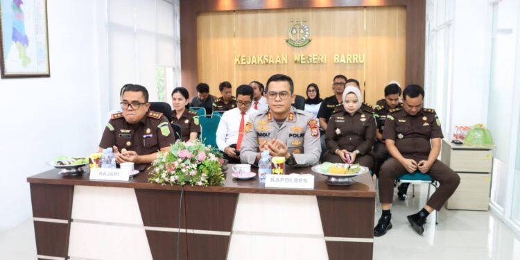 Kapolres Barru Bersama Kajari Barru Menghadiri Secara Daring Penandatanganan MoU, Persamaan Persepsi Antar Penegak Hukum