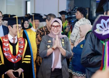 Bupati Barru, menghadiri Wisuda Sarjana Angkatan XXVIII ITBA AL Gazali Barru