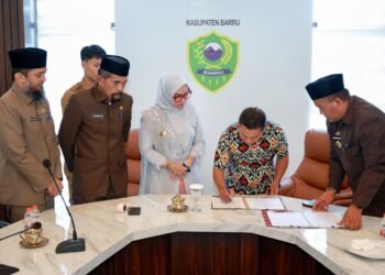 MoU Ditandatangani Langsung Oleh Bupati Barru Andi Ina Kartika Sari, SH., M Si., dan Direktur Pilar Nusantara (PINUS) Sulsel