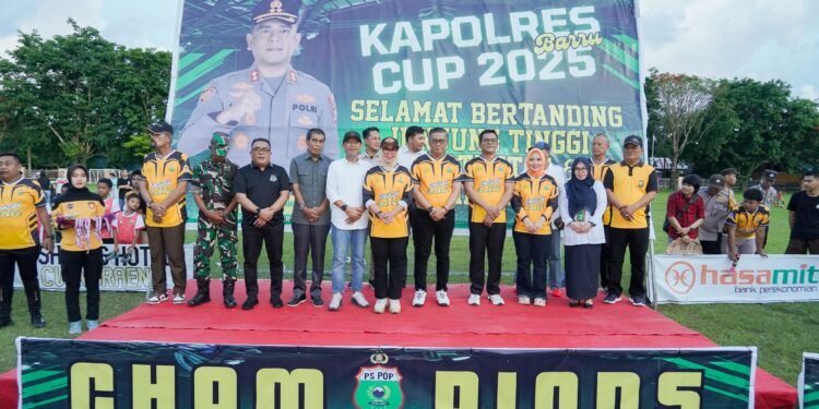 Bupati dan Wakil Bupati Barru Hadiri Penutupan Kapolres Cup 2025