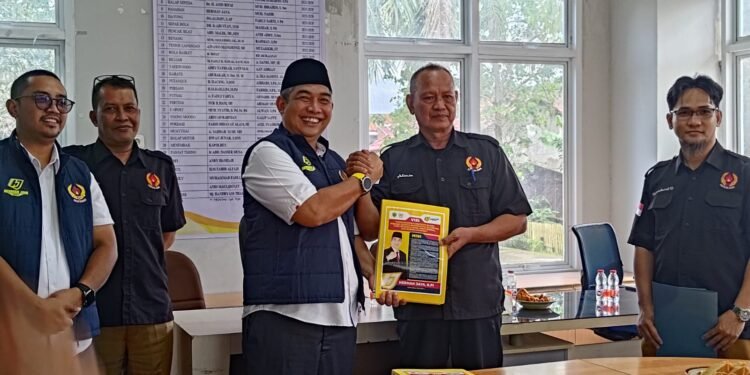 Herman Jaya Terima Rekomendasi Seluruh Cabor, Resmi Daftar Calon Ketua KONI Barru