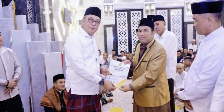 Mewakili Bupati Barru, Wakil Bupati Resmi Mengukuhkan Pengurus Masjid Baiturrahman H. Lawe Kompleks Zam-Zam Center
