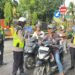 Hari Kedua Operasi Keselamatan Pallawa 2026, Polres Barru Melaksanakan Edukasi Langsung Kepada Pengguna Jalan