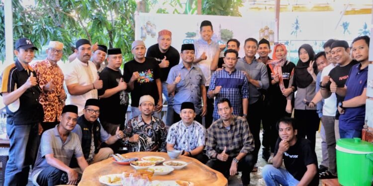 Satresnarkoba dan Seksi Humas Polres Barru, Silaturahmi Dengan Awak Media Dirangkaikan Buka Puasa Bersama