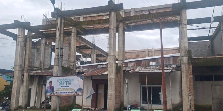 Warga Berselisih Soal Waktu Salat Id, di Masjid Nurut Tajdid Pepabri, Camat Barru Bersama Lurah Turun Mediasi