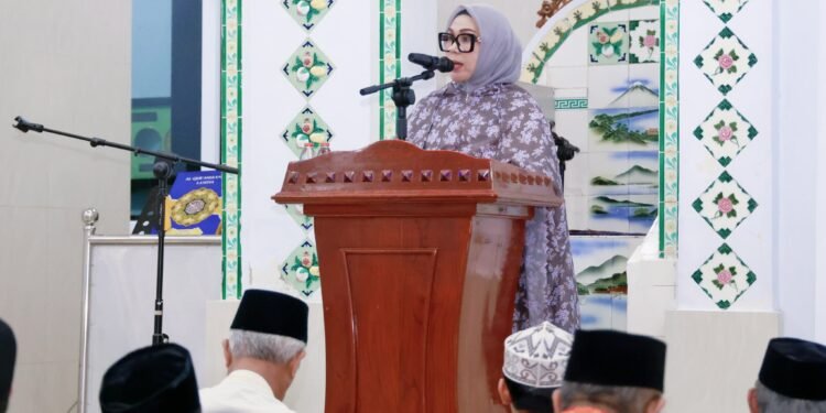 Bupati Barru Andi Ina Kartika Sari, S.H. M.Si., Safari Ramadan di Masjid Besar Masdarul Birri Sumpang Binangae