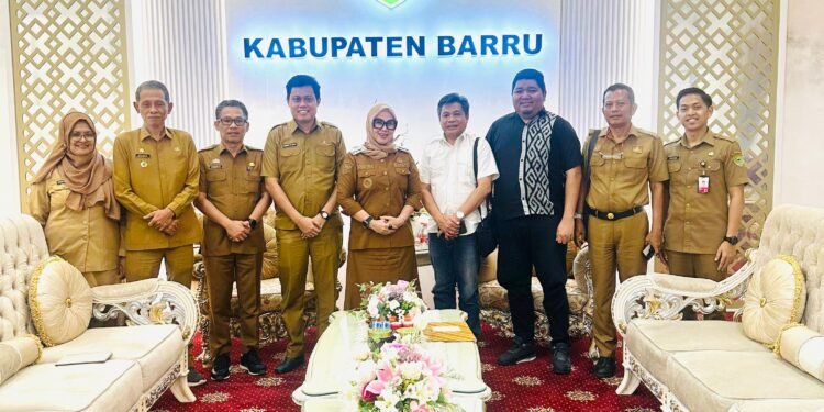 Bupati Barru, Andi Ina Kartika Sari, S.H., M.Si., Terima Audiensi Manajemen Indomaret, Bahas Pengembangan Investasi di Barru