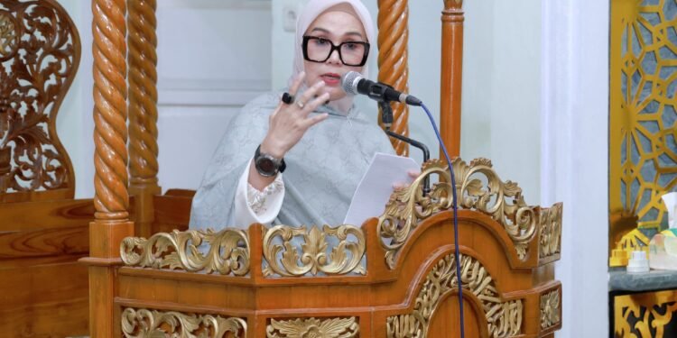 Bupati Barru Andi Ina Kartika Sari, S.H., M.Si., Memasuki Hari Kedua Safari Ramadan di Masjid Mujahidin Bottoe