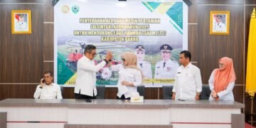 Bupati Andi Ina Kartika Sari Hadiri Penyerahan Alsintan APBN 2025 untuk Dukung Program LTT Barru