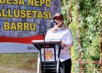 Andi Ina Kartika Sari Sampaikan Terima Kasih kepada Djuhandani Rahardjo Puro atas Pembangunan Jembatan Gantung di Dusun Pakka