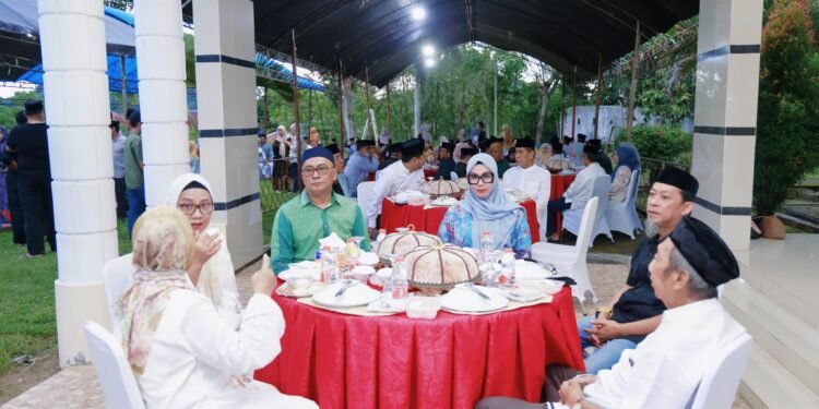 Pererat Silaturahmi Ramadan, Wabup Barru Abustan Andi Bintang Gelar Buka Puasa Bersama di Rumah Jabatan