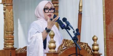 Safari Ramadan Malam Ketujuh, Andi Ina Kartika Sari Silaturahmi dengan Warga di Masjid Nurul Anfaq Pujananting