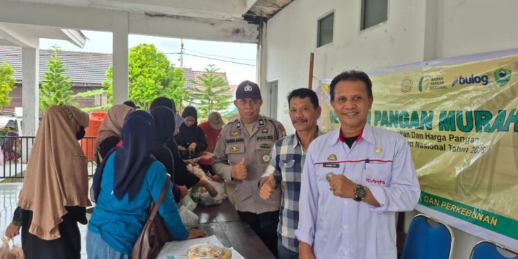 Jelang Idul Fitri, Dinas Pangan Barru Hadirkan Gerakan Pangan Murah di Soppeng Riaja