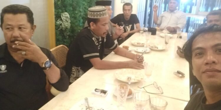 PLN (Perusahaan Listrik Negara) UBP Barru Bangun Sinergi dengan LSM dan Wartawan Lewat Buka Puasa Bersama