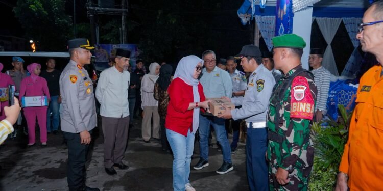 Bupati Andi Ina Kartika Sari Pantau Pos Pengamanan Idul Fitri 1447 H di Barru Bersama Forkopimda, Andi Ina Kartika Sari Cek Kesiapan Malam Takbiran