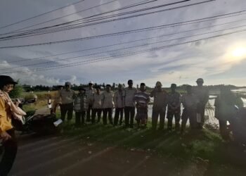 Kadis Pangan TPHBUN Barru Tanam Bersama Babinsa di Madello, Percepat LTT Hadapi El Nino