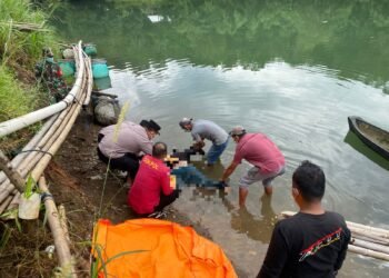 Mayat Perempuan Ditemukan Mengapung di Sungai Paria, Polisi Lakukan Penyelidikan