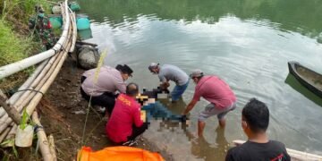 Mayat Perempuan Ditemukan Mengapung di Sungai Paria, Polisi Lakukan Penyelidikan