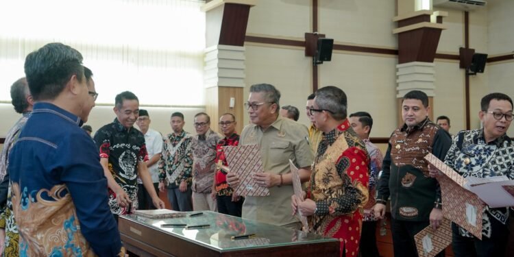 Wabup Barru Hadiri Rakor Pengelolaan Sampah dan Strategi KIE se-Sulsel di Makassar