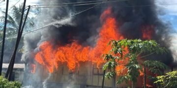 Dua Rumah Panggung di Lampoko Barru Ludes Terbakar, Korsleting Listrik Jadi Penyebab