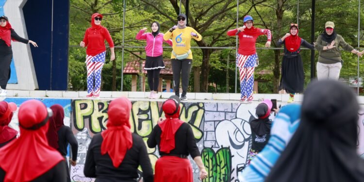 CFD Barru Semarak, Bupati Andi Ina Bersepeda Sambil Tinjau Kondisi Kota